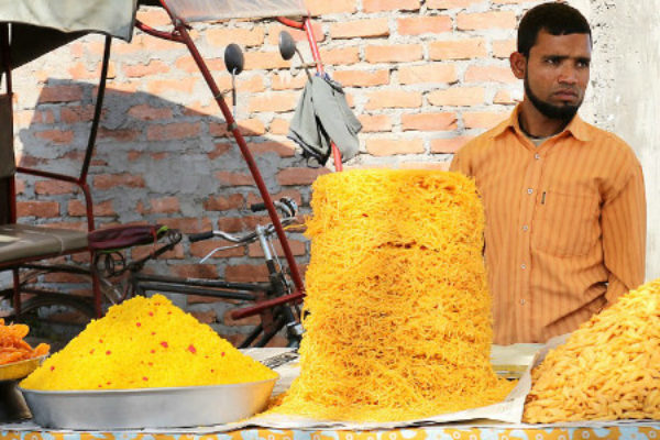Tips for tourists on how to eat well and stay healthy in India