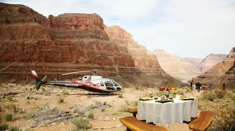 Romantic helicopter tour on Valentine's Day in Las Vegas