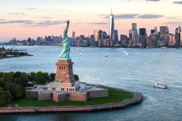 Statue of Liberty Manhattan skyline