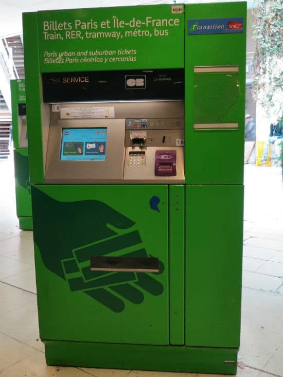 Ticket machine in Paris