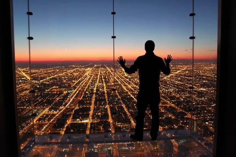 Auringonlaskunäkymä Skydeck Chicagosta