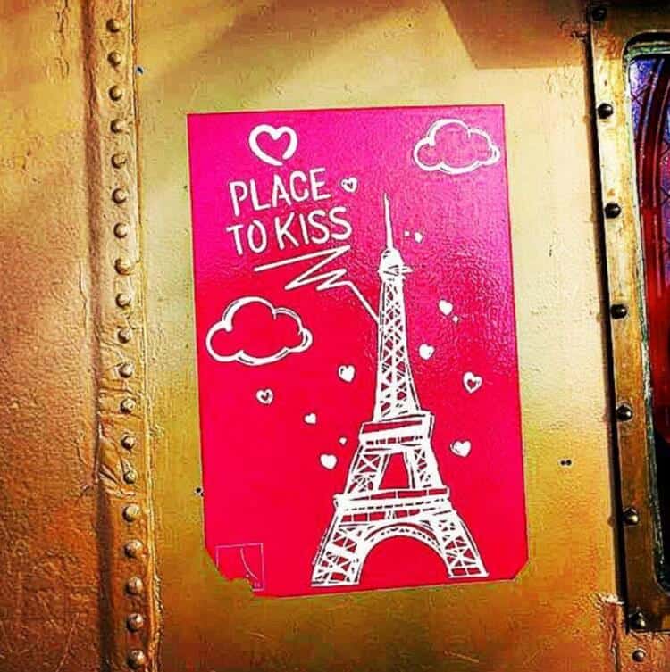 Place to kiss on Eiffel Tower