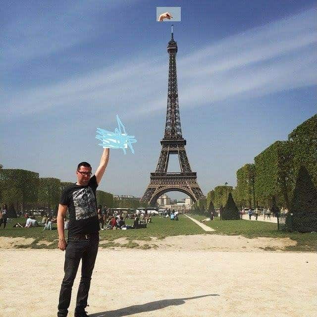 So what if Sid Frisjes can't reach the Eiffel Tower, his finger definitely can...