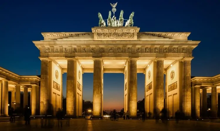 Brandenburg Gate at night