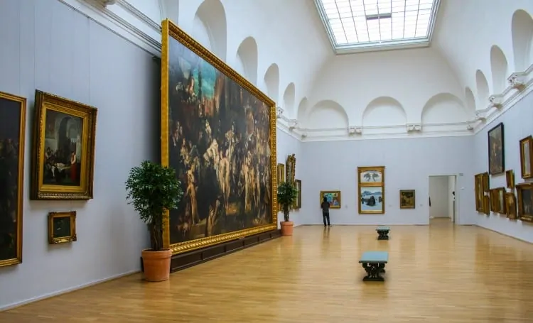 Inside Hamburger Kunsthalle