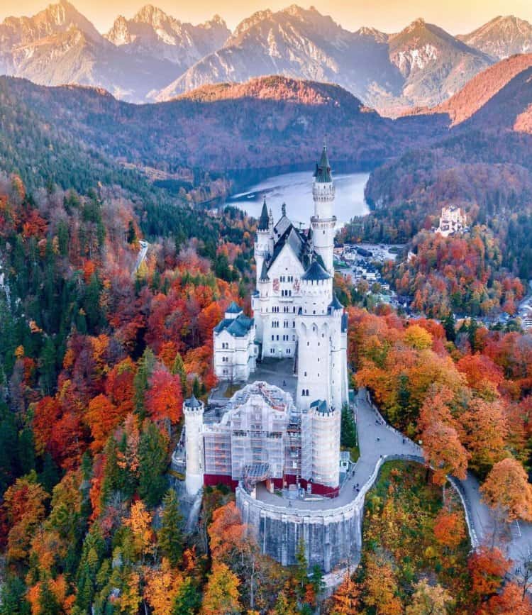 Neuschwanstein Castle in autumn