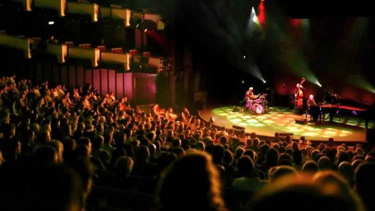 The Necks se apresentam na Sydney Opera House