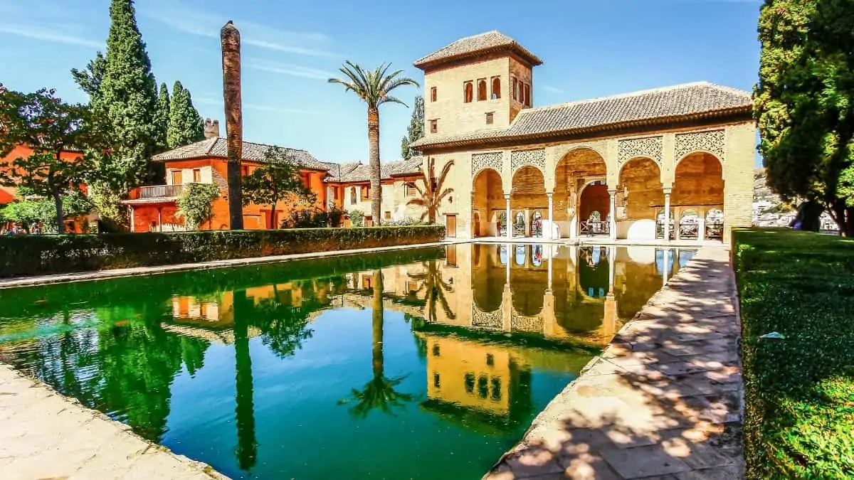 Охирин дақиқа чиптаҳои Alhambra