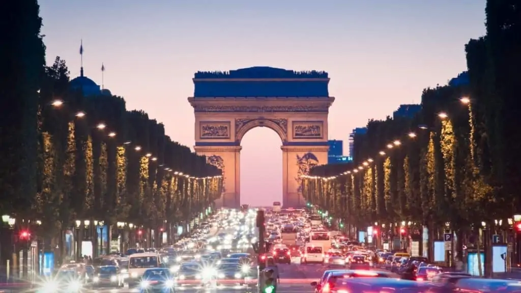 Arc de Triomphe zu Paräis