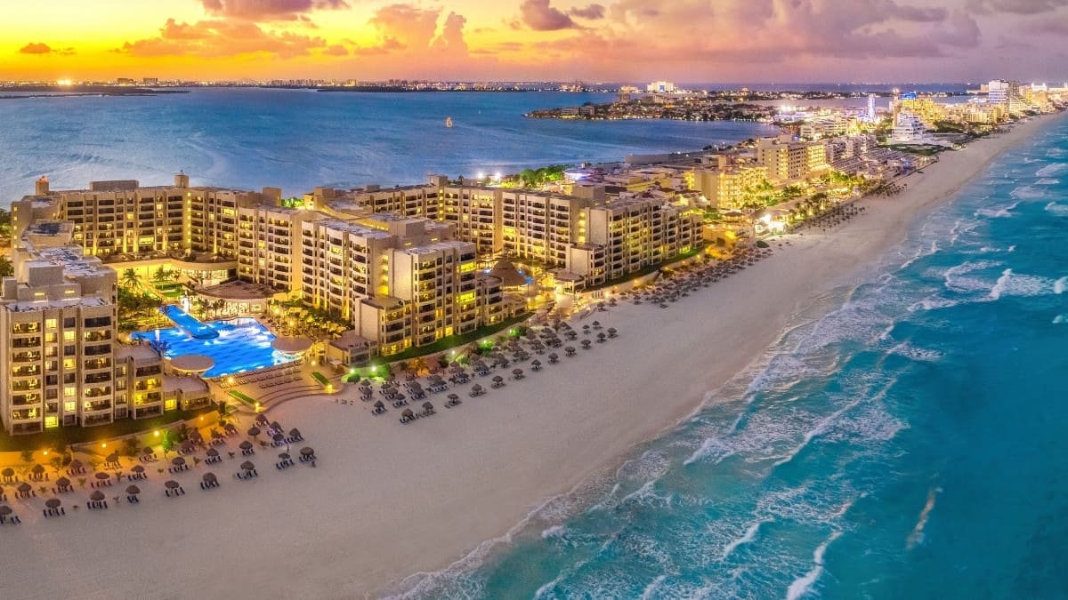 best hotel location in cancun