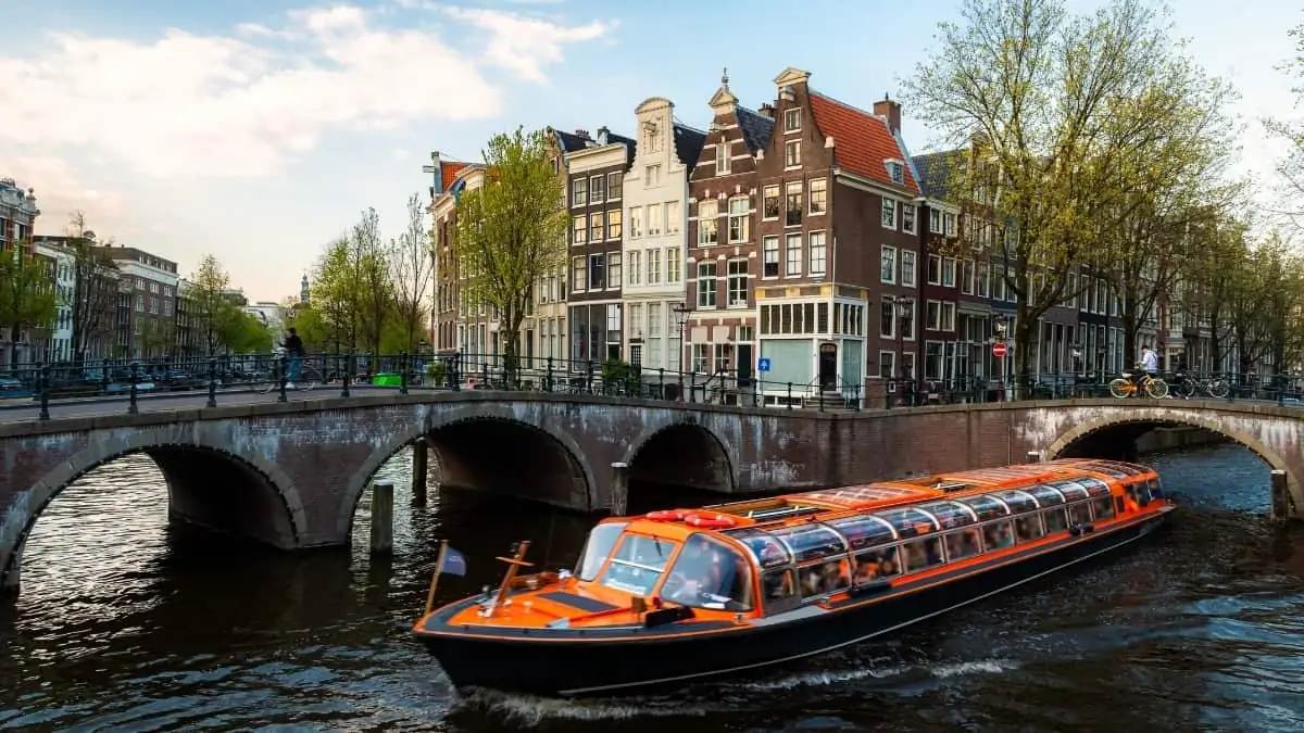 Luxury Canal Cruise in Amsterdam