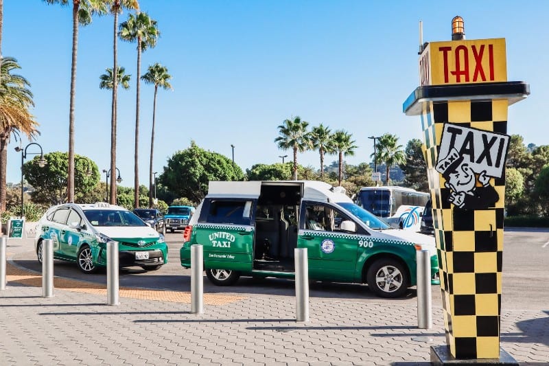 tour bus from disneyland to universal studios