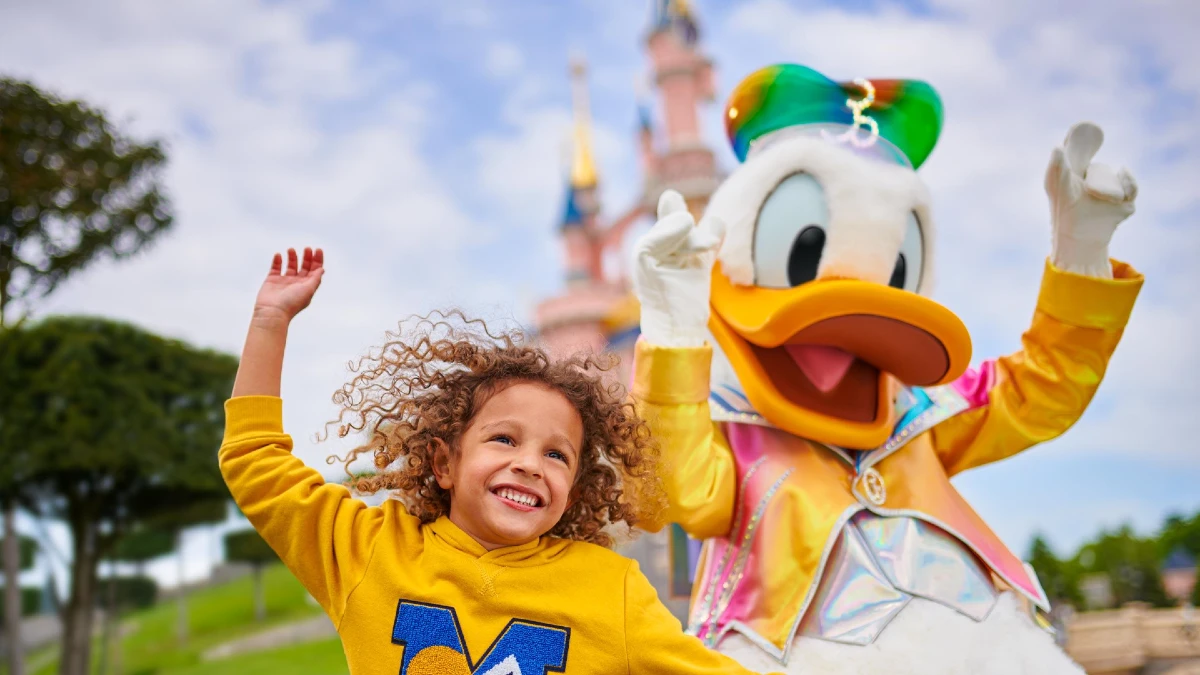 Kid enjoys one day visit to Disneyland Paris