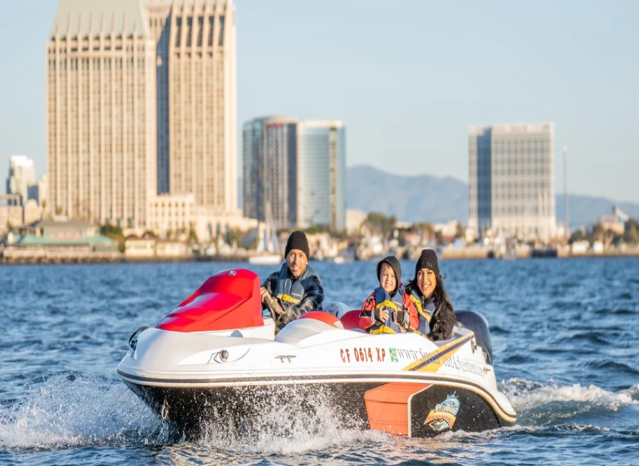 San Diego: Drive Your Own Speed Boat 2-Hour Tour