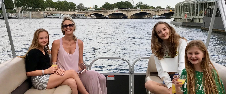 Private Pontoon Boat Seine River Cruise with Guide