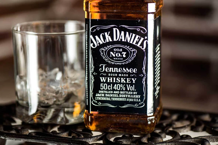 Jack Daniels Tasting Tour + Live Entertainment and Lunch