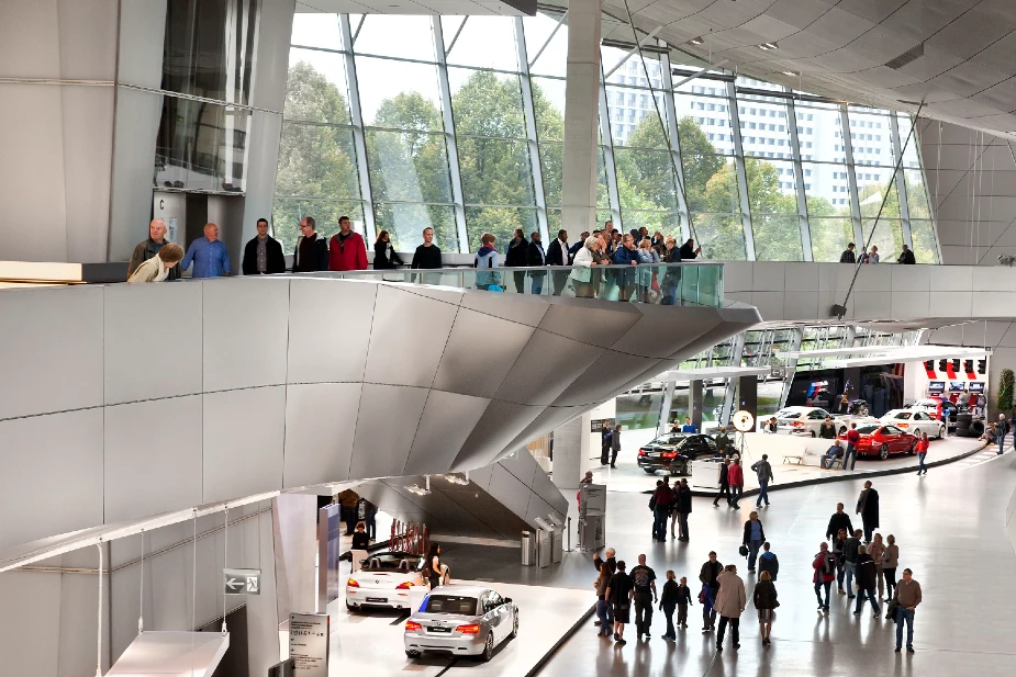 How long does the BMW Museum tour take