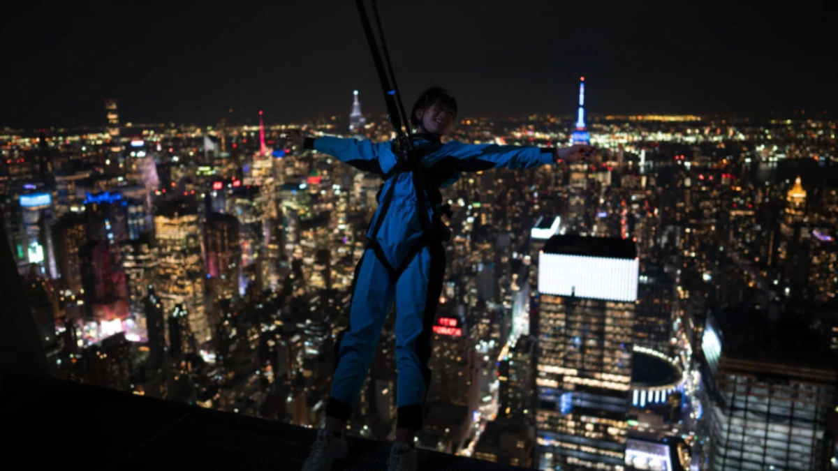 Night climb at the Edge