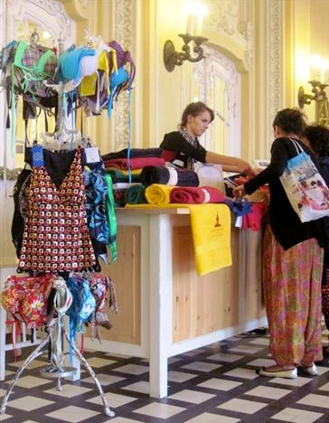 Buying-swim-wear-and-towel-at-Szechenyi-Bath