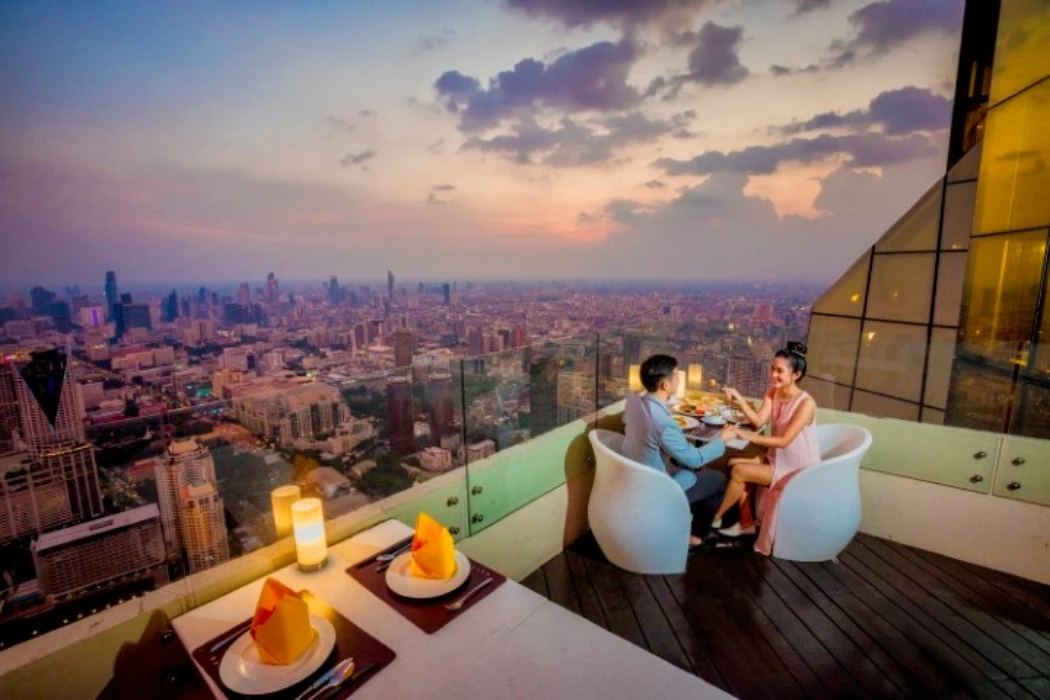 A couple enjoying their dinner at Baiyoke