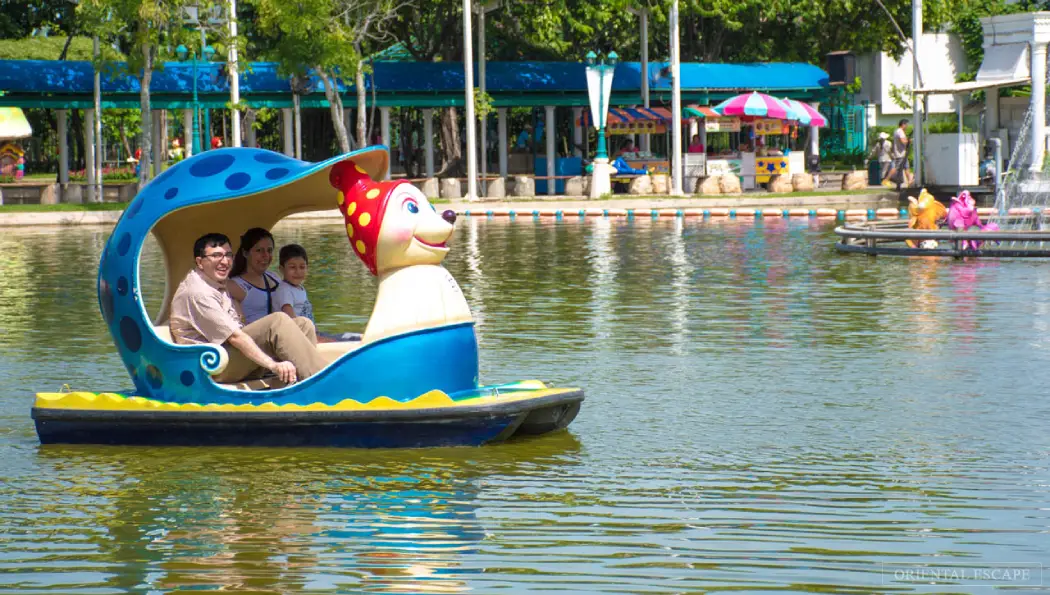 A family enjoying their trip to the Dream World Bangkok