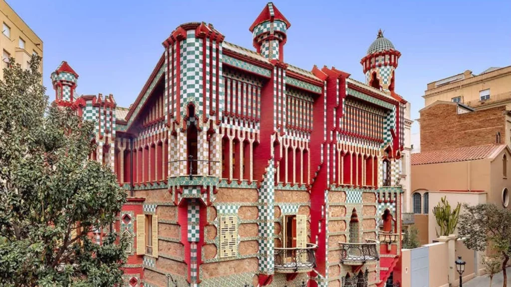 Casa Vicens' colorful tiles and unique design
