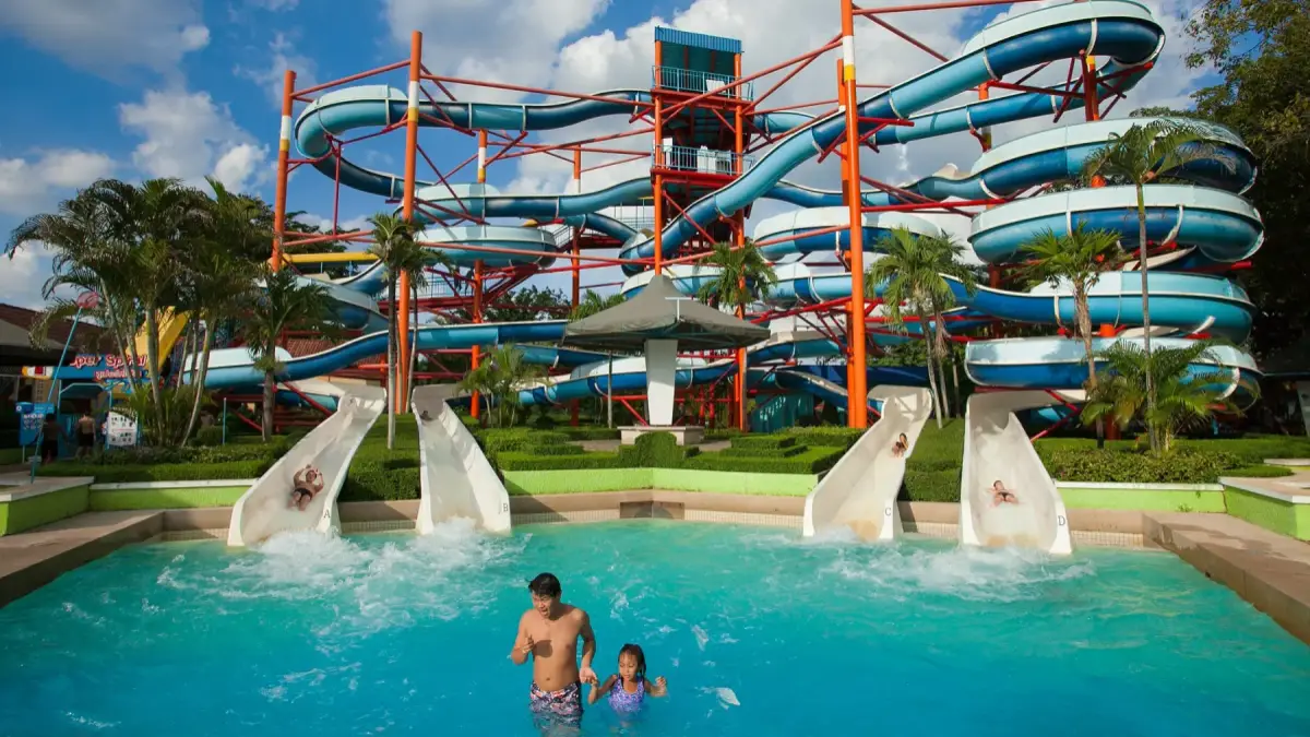 Siam Amazing Park The Wave pool at Siam Amazing Park